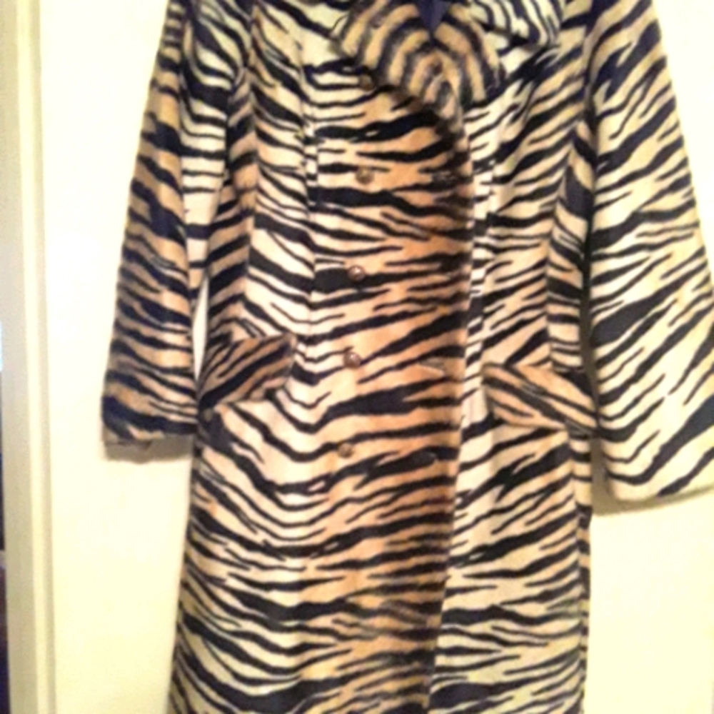VINTAGE TIGER PRINT JACKET / COAT